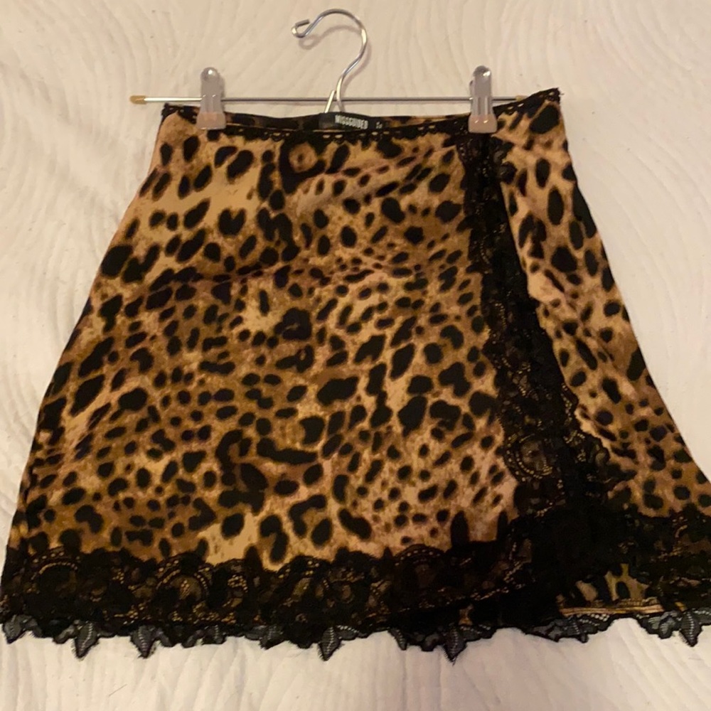 LEOPARD AND LACE MINI SKIRT